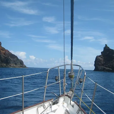 Vientos Del Sur Botel