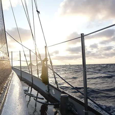 Vientos Del Sur Botel