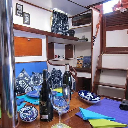 Vientos Del Sur Hotel en barco *