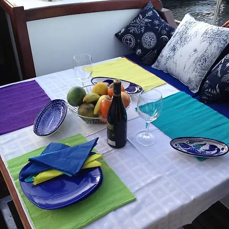 ספינת מלון Vientos Del Sur יאיזה
