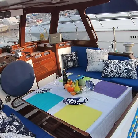 Vientos Del Sur Hotel en barco *